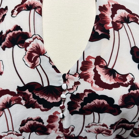 Carolina Belle Keyhole Choker Long Sleeve Floral Blouse 2X - Picture 4 of 6